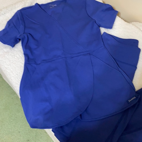 Jaanuu Tops Nwot Jaanuu Scrub Set Xs Galaxy Blue Poshmark